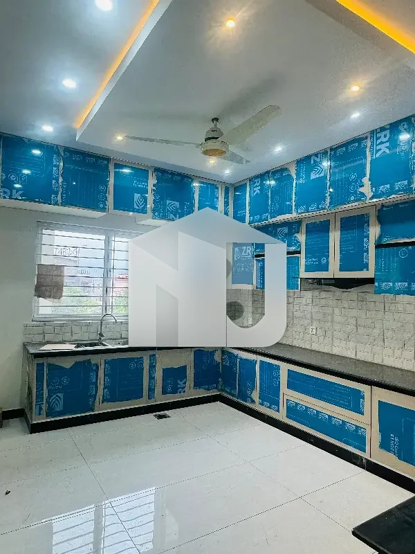 1 Kanal Basement Plus First Floor Available For Rent, photo 10