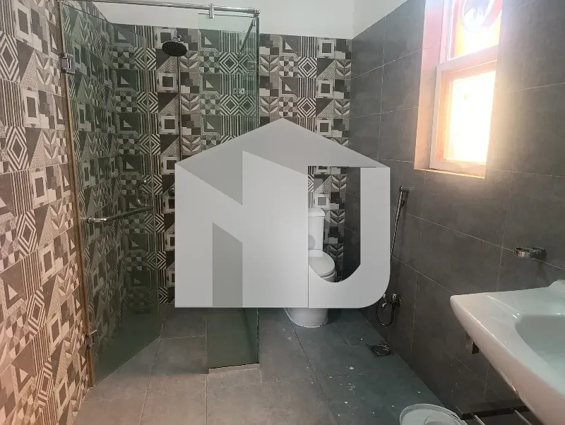F 10 House Available For Rent Tile And Wooden Flooring., photo 2