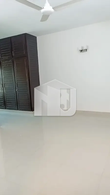 G-10 Excellent 3200 SQ. FT House Proper 6 Bedrooms, Proper 6 Attached Bathrooms Modern Fittings Along With Tile Flooring Drawing Dining, TV Lounge, Kitchen, photo 11