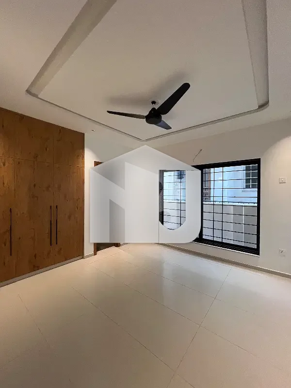 10 Marla Brand New House Available In Sec A