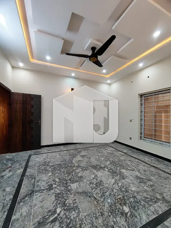 Brand New 12 Marla Triple Storey House Available For Rent In G-16, photo 27