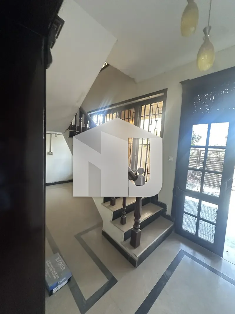 10 Marla 7 Rooms and Bathrooms Including Servant Room Fully Independent House Available For Rent In G13, photo 8