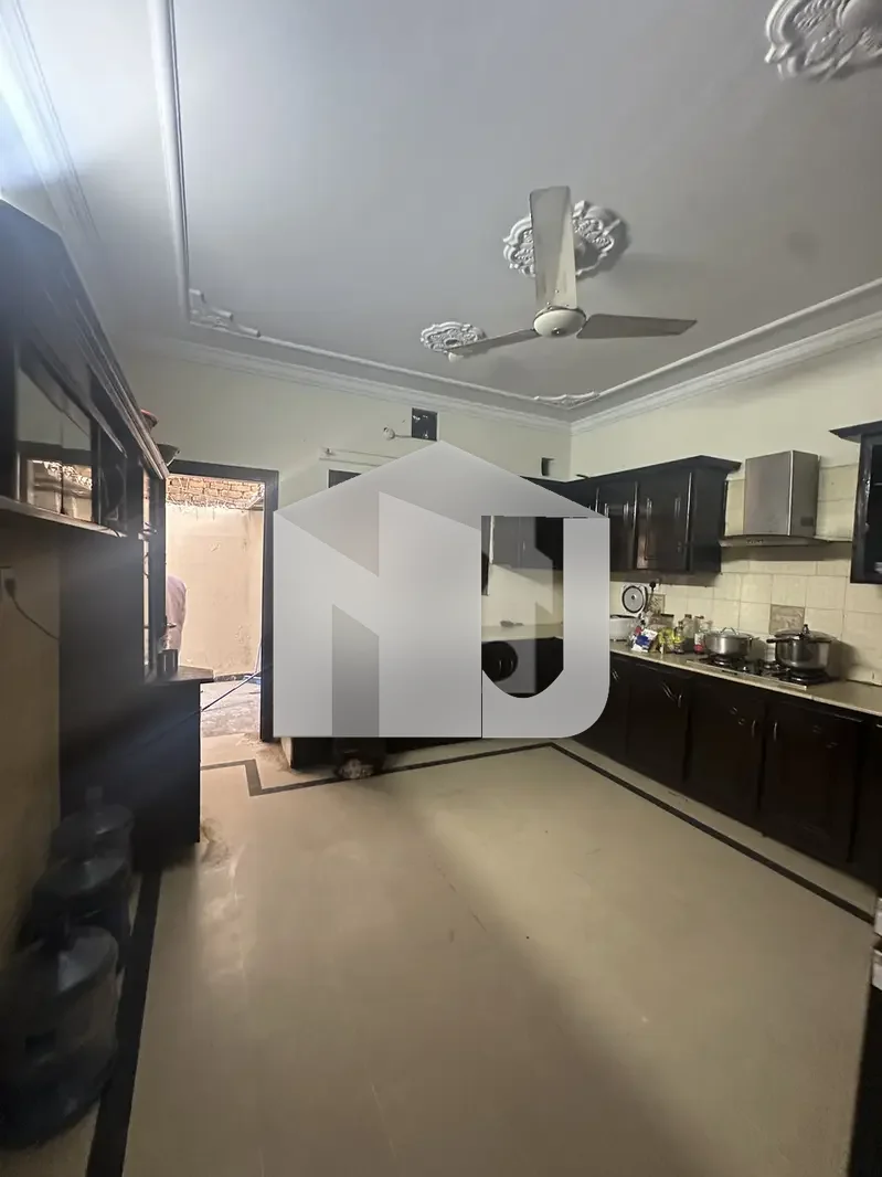 10 Marla 7 Rooms and Bathrooms Including Servant Room Fully Independent House Available For Rent In G13, photo 2