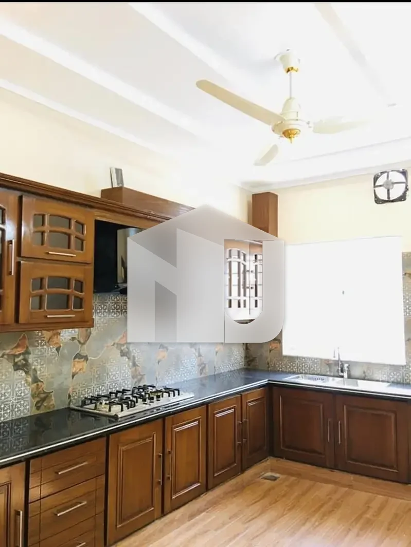 10 Marla 7 Rooms and Bathrooms Including Servant Room Fully Independent House Available For Rent In G13, photo 7
