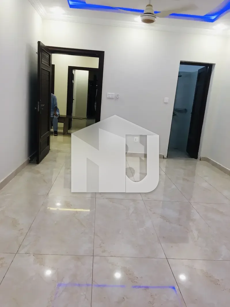 Brand new house 8 bedrooms with attached baths drawing dining 2 kitchens available for rent, photo 3