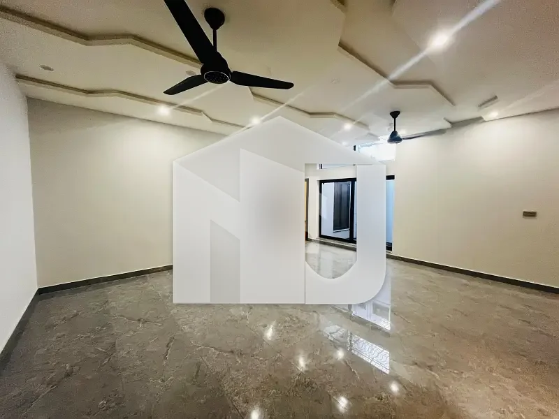 I-8 Islamabad - 14 Marla Brand New House For Rent - 9 Bed - First Entry - 4 Car Parking - 6 Lac Rent, photo 12