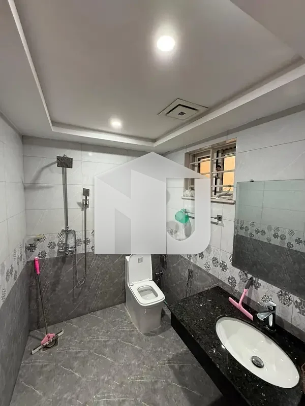 14 Marla Like a Brand New Luxury Tile Flooring House Prime Location for rent in G-13, photo 8