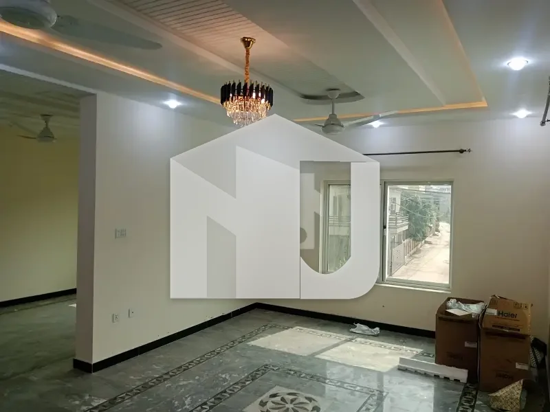 10 Marla Double Storey House Available For Rent, photo 3