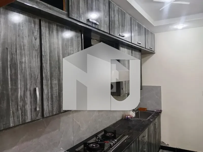 10 Marla Double Storey House Available For Rent, photo 6