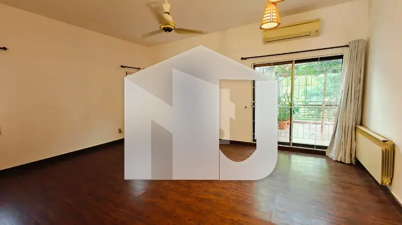 Elegantly Renovated | 4 BHK | Panoramic Margalla Views | Expansive Lawn | Prime Address | F-6 | For Rent, photo 8