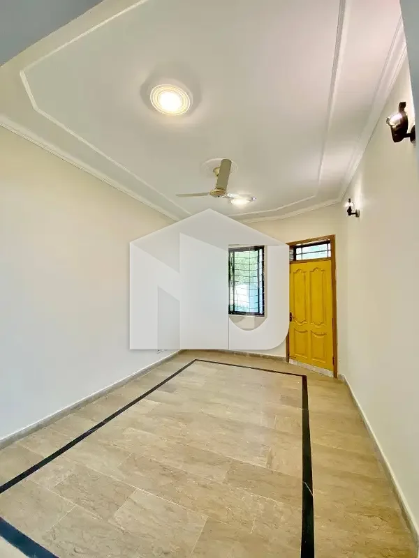 FULL HOUSE FOR RENT IN G-11, ISLAMABAD   Spacious and well-maintained house available for rent in a prime location!   5 Bedrooms with Attached Bathrooms  Kitchen  Drawing & Dining  TV Lounge  Balcony  Car Parking  Boring Installed  Separate Utility Meters   Location: G-11, Islamabad   Contact for rent details and further information.  03128313139, photo 5