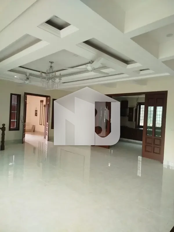 1 Kanal Corner Triple Story House available for rent in DHA phase 2 Islamabad, photo 9