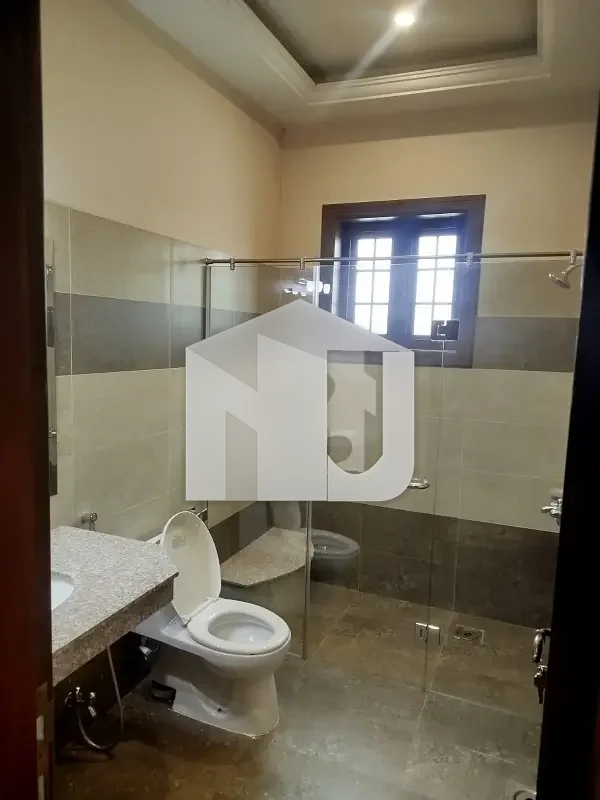 1 Kanal Corner Triple Story House available for rent in DHA phase 2 Islamabad, photo 16
