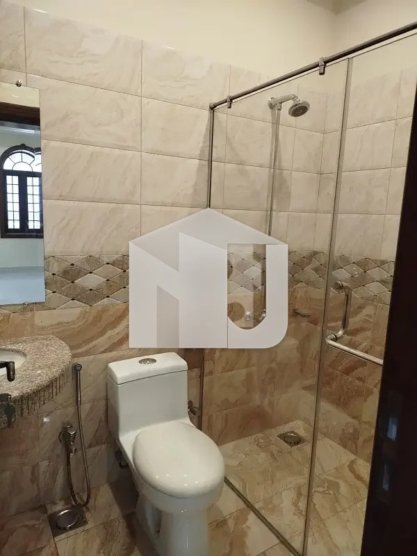 1 Kanal Corner Triple Story House available for rent in DHA phase 2 Islamabad, photo 10