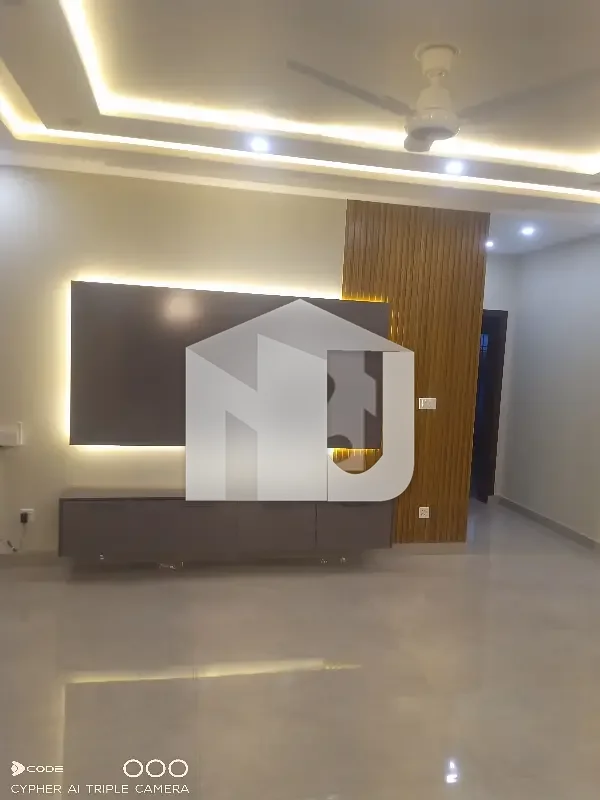 Corner House For Rent With Sapreate Entrance