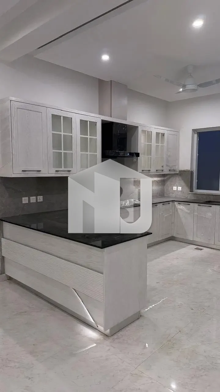 F-6 Brand New House Far Rent, photo 5