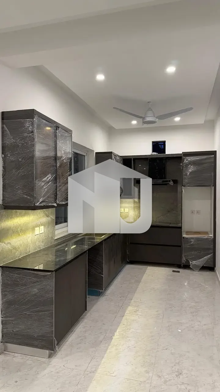 F-6 Brand New House Far Rent, photo 7