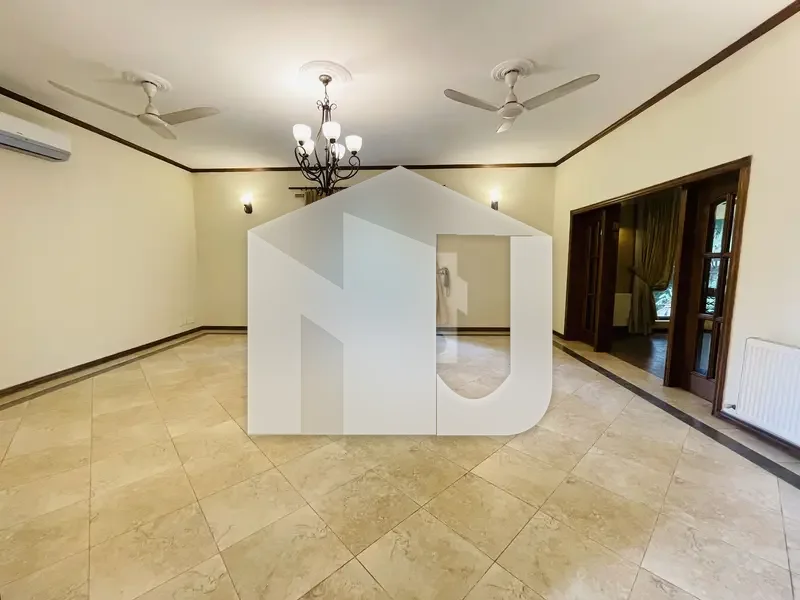 F-7 Margalla Facing Luxury House Available For Rent ., photo 3