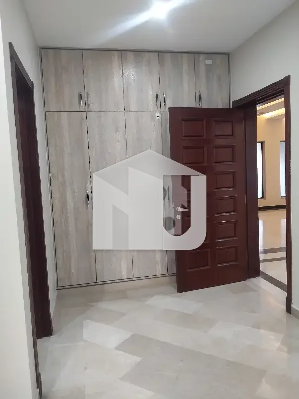 F-11 Fully Renovated Full House For Rent, photo 11