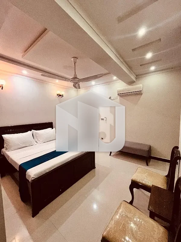 fully furnished 14 beds 15 washrooms House For Rent