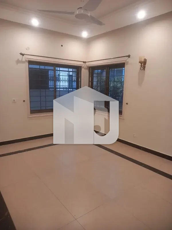 Big Lawn House For Rent, photo 27