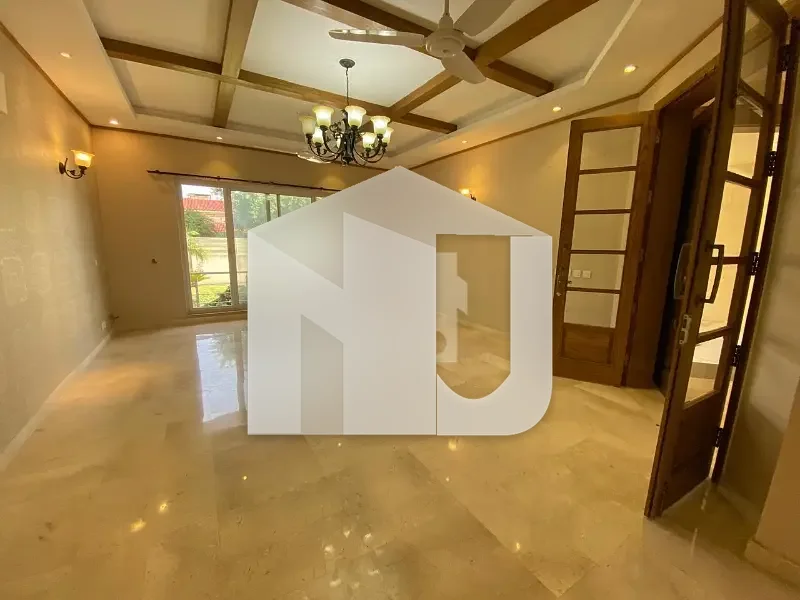 F-7 Luxury House For Rent