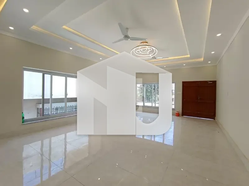 Beautiful House Available For Rent On Prime Location, photo 2