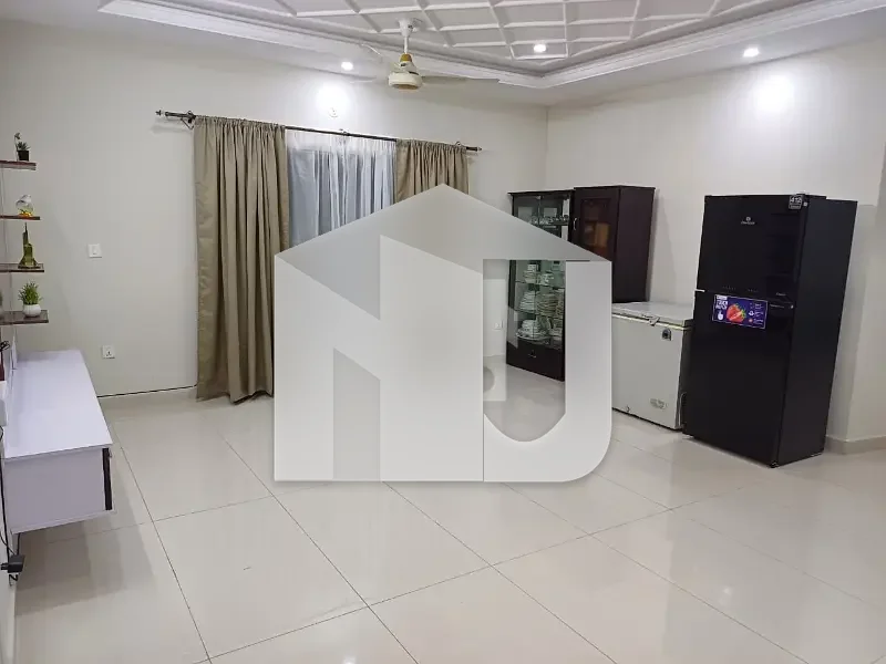 12 Marla upper portion available for rent in CBR TOWN PHASE 1 with All facility's, photo 2