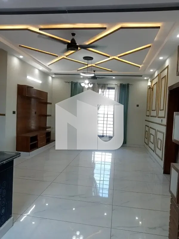 10 Marla Brand New Double Story House For Rent, photo 6