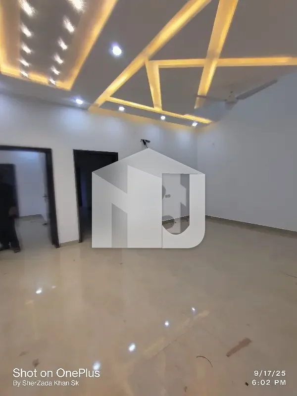 10 Marla House With Basement Available For Rent