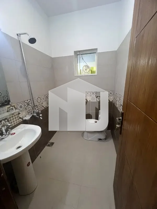 3 Marla Luxary Brand New Double Storey Available For Rent, photo 11
