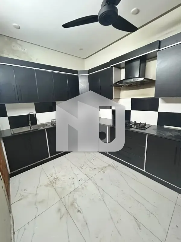 E-11 ISLAMABAD 10marla House For Rent 5bed With washroom Drawing Dining Tvl Kichen Servant Room parking Gas Electric, photo 6