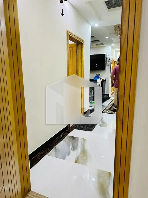E-11 Islamabad 1kanal Fully Furnished House For Rent 8bed with washroom Drawing Dining Tvl Kichen Servant Room parking Gas Electric, photo 18