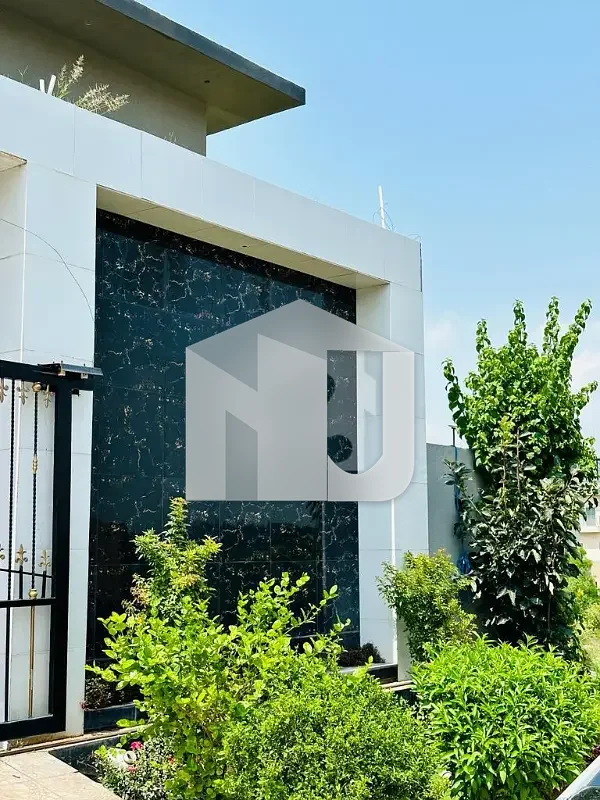 E-11 Islamabad 1kanal Fully Furnished House For Rent 8bed with washroom Drawing Dining Tvl Kichen Servant Room parking Gas Electric, photo 16