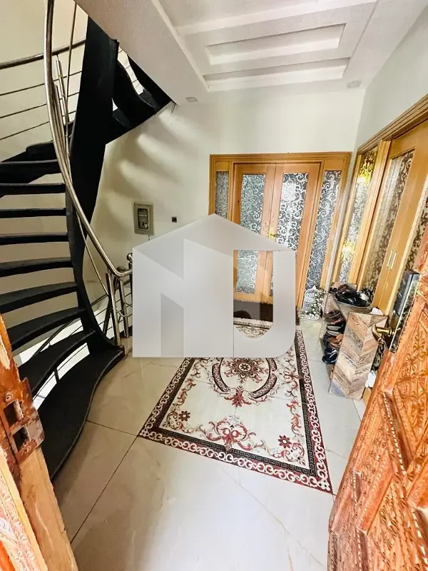 E-11 Islamabad 1kanal Fully Furnished House For Rent 8bed with washroom Drawing Dining Tvl Kichen Servant Room parking Gas Electric, photo 11