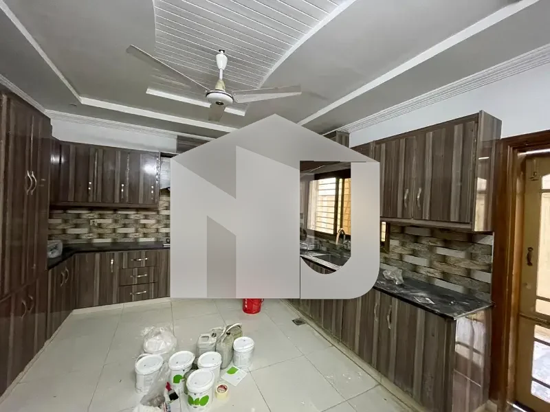 E-11 ISLAMABAD 1kanal House For Rent 7bed with washroom Drawing Dining Tvl Kichen Servant Room parking Gas Electric, photo 21