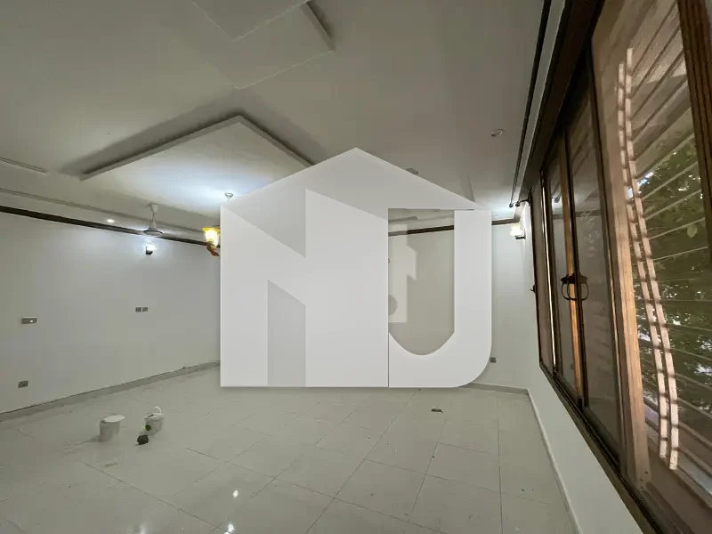 E-11 ISLAMABAD 1kanal House For Rent 7bed with washroom Drawing Dining Tvl Kichen Servant Room parking Gas Electric, photo 30