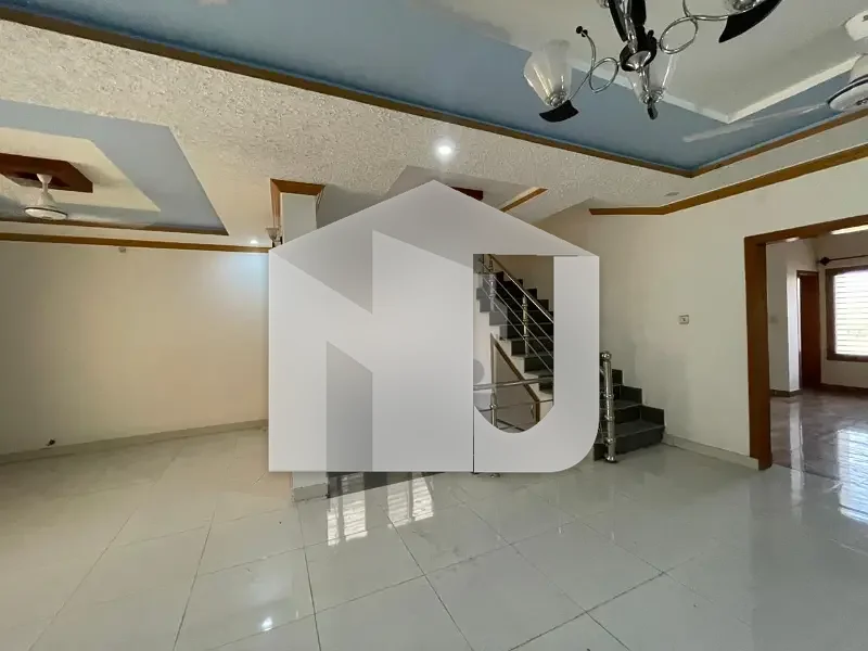 E-11 ISLAMABAD 1kanal House For Rent 7bed with washroom Drawing Dining Tvl Kichen Servant Room parking Gas Electric, photo 10