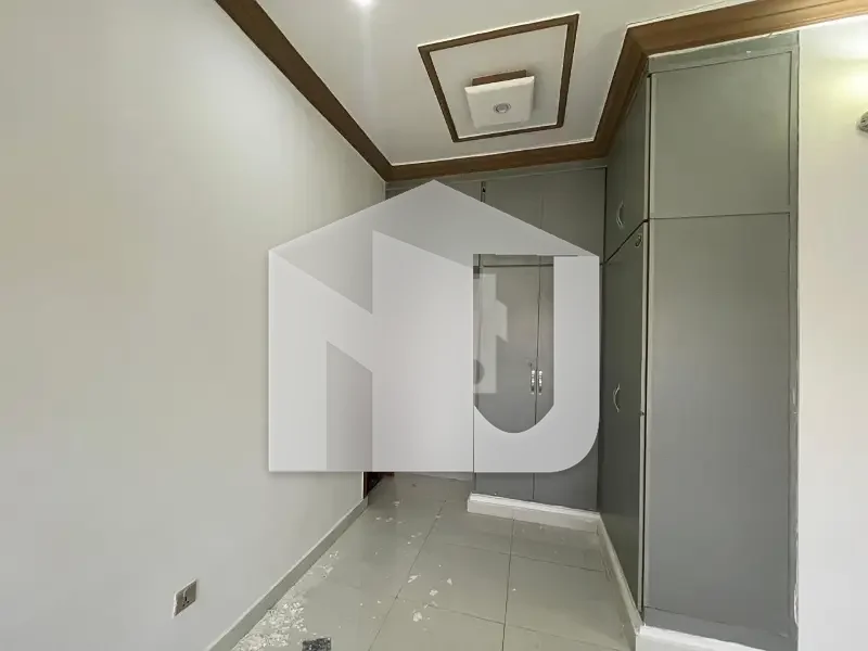 E-11 ISLAMABAD 1kanal House For Rent 7bed with washroom Drawing Dining Tvl Kichen Servant Room parking Gas Electric, photo 18