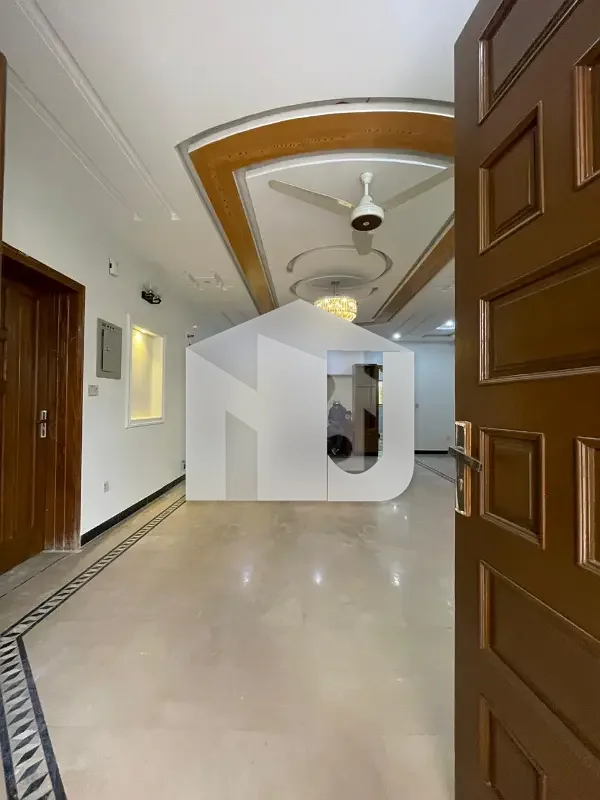 E-11 ISLAMABAD 14Marla House For Rent 6bed with washroom Drawing Dining Tvl Kichen Servant Room parking Gas Electric, photo 3