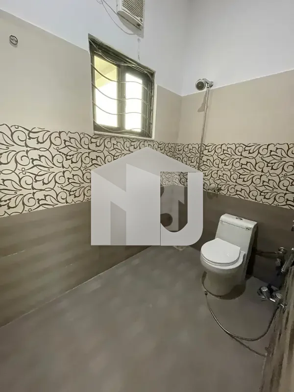 E-11 ISLAMABAD 14Marla House For Rent 6bed with washroom Drawing Dining Tvl Kichen Servant Room parking Gas Electric, photo 8