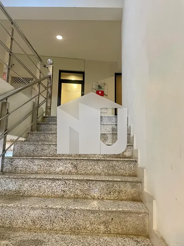 E-11 ISLAMABAD 14Marla House For Rent 6bed with washroom Drawing Dining Tvl Kichen Servant Room parking Gas Electric, photo 12