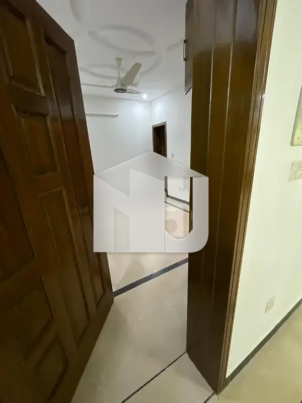 E-11 ISLAMABAD 14Marla House For Rent 6bed with washroom Drawing Dining Tvl Kichen Servant Room parking Gas Electric, photo 7