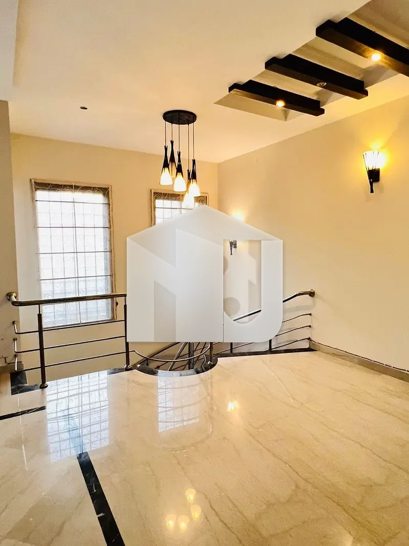 F-8 Like New Luxurious House For Rent, photo 21
