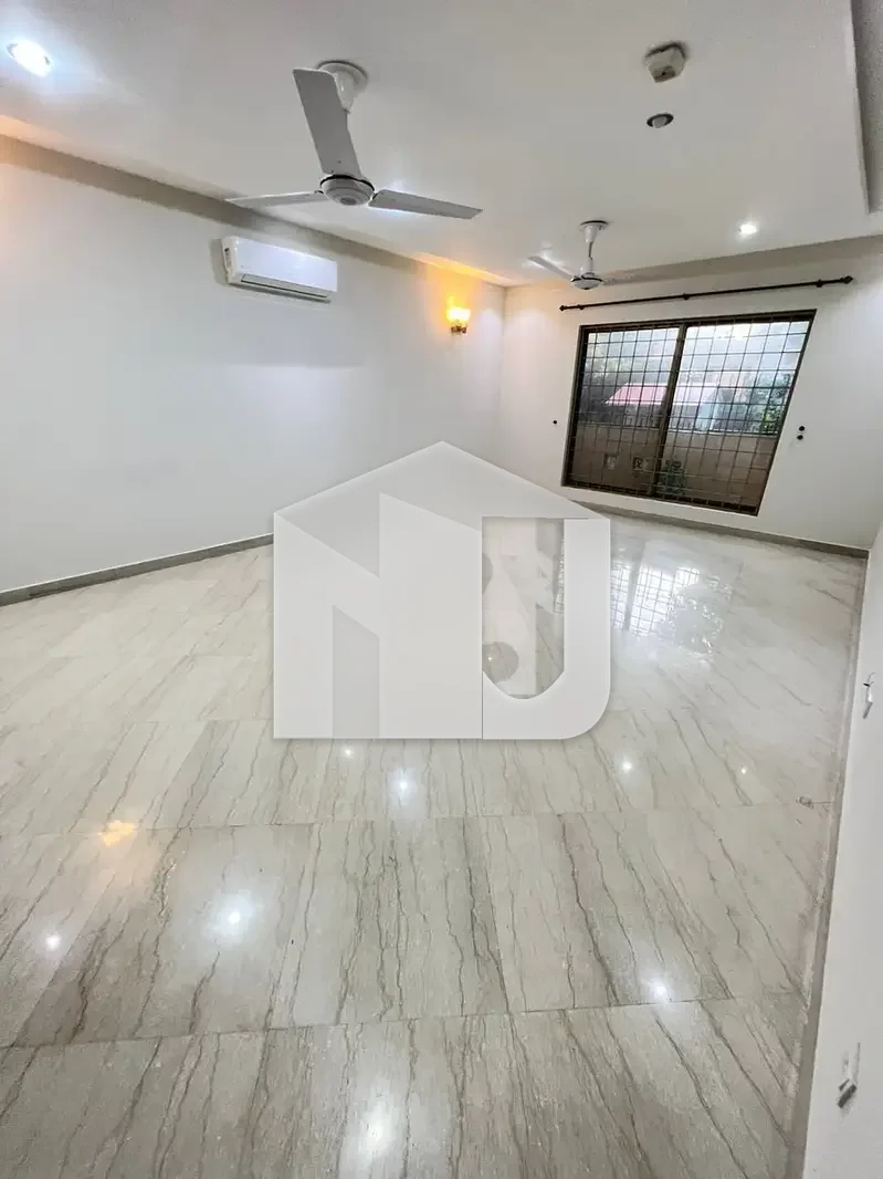 F-8 Like New Luxurious House For Rent, photo 14
