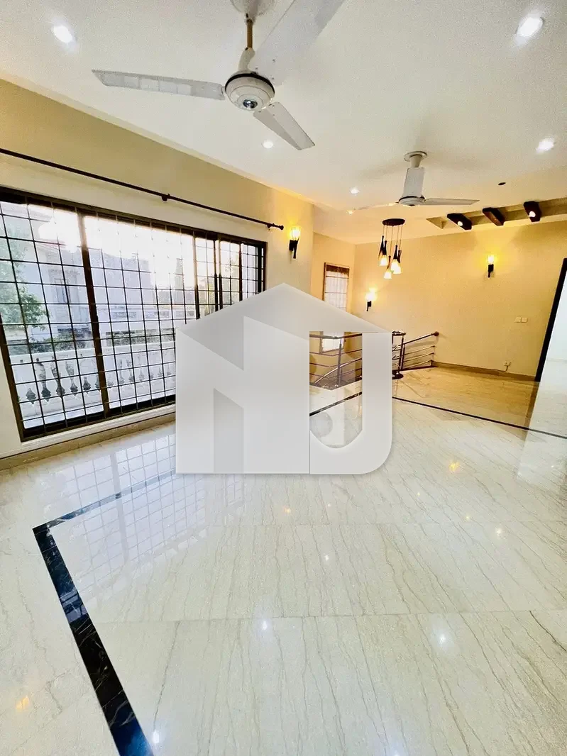 F-8 Like New Luxurious House For Rent, photo 22