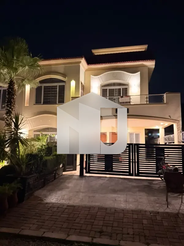 10 Marla Luxury Complete House Fully Furnished Available For Rent In Reasonable Price And Prime Location Bahria Enclave Isalmabad