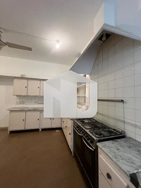 1 Kanal House For Rent In F-6/3 Islamabad 5 Bedrooms & Beautiful Lawn, photo 5
