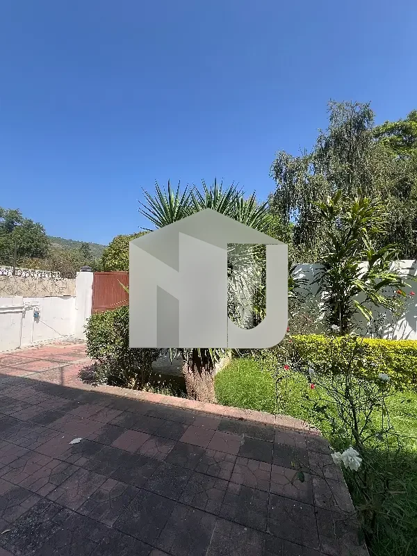 1 Kanal House For Rent In F-6/3 Islamabad 5 Bedrooms & Beautiful Lawn, photo 2