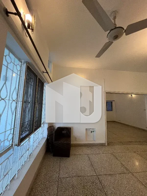 1 Kanal House For Rent In F-6/3 Islamabad 5 Bedrooms & Beautiful Lawn, photo 11